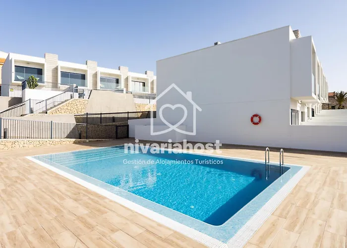 The Oasis El Medano, By Nivariahost *